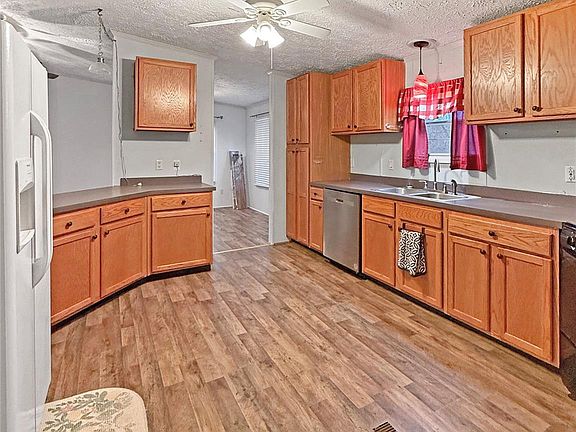 4th image of 121 Haystack Ln