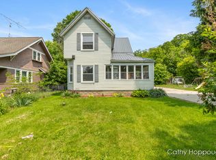 1391 Belleview Dr, Ionia, MI 48846