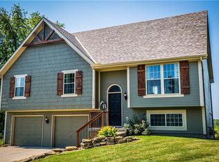 1913 Quail Ridge Dr, Liberty, MO 64068