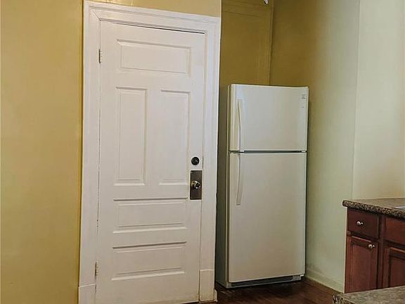 5th image of 4637 Virginia Ave