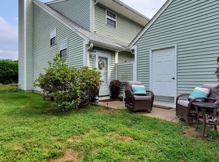 811 Misty Meadow Ln #811, South Windsor, CT 06074