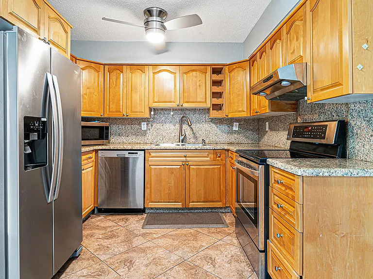 2722 Peer Ln #187 — Photo 1