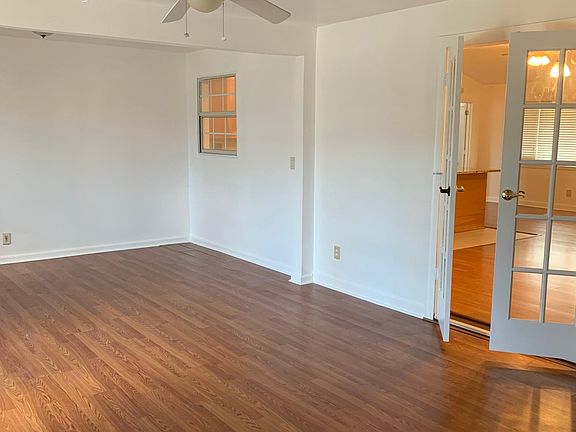 2nd image of 1427 Harbor Ct
