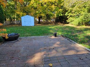 29 Station Rd, Westhampton, NY 11977