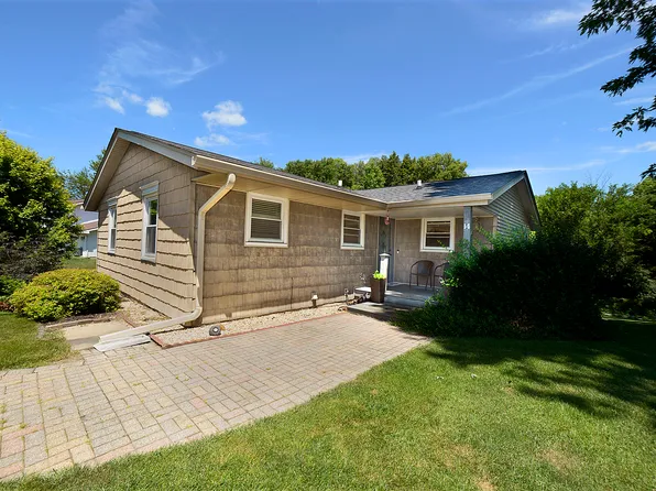 14 Bona Terra Dr, Ottawa, IL 61350