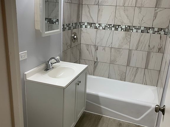 5th image of 727 S Maple Ave APT 300