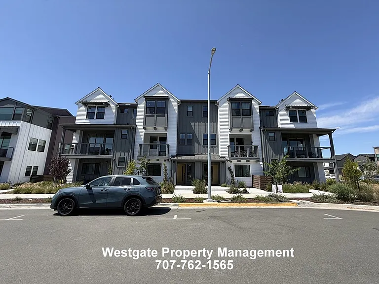 209 Wellness Way — Photo 1