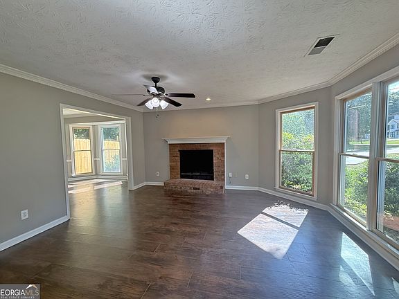 5th image of 750 Forest Park Ln