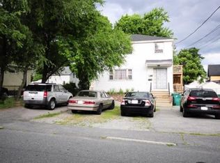 42 Anderson St, Lowell, MA 01852