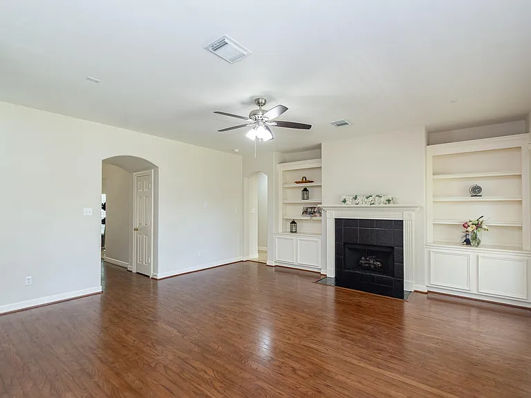 4119 Pembrooke Way — Photo 6