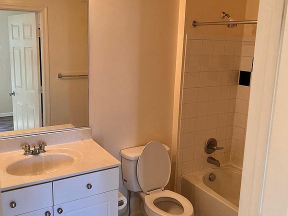 5th image of 310-11345 Aristotle Dr #310
