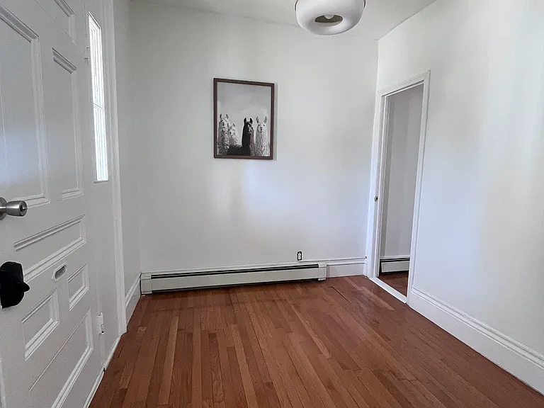 712 Main St #1 — Photo 9
