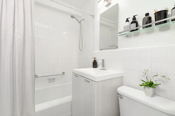 Rented by Modern Spaces | media 5