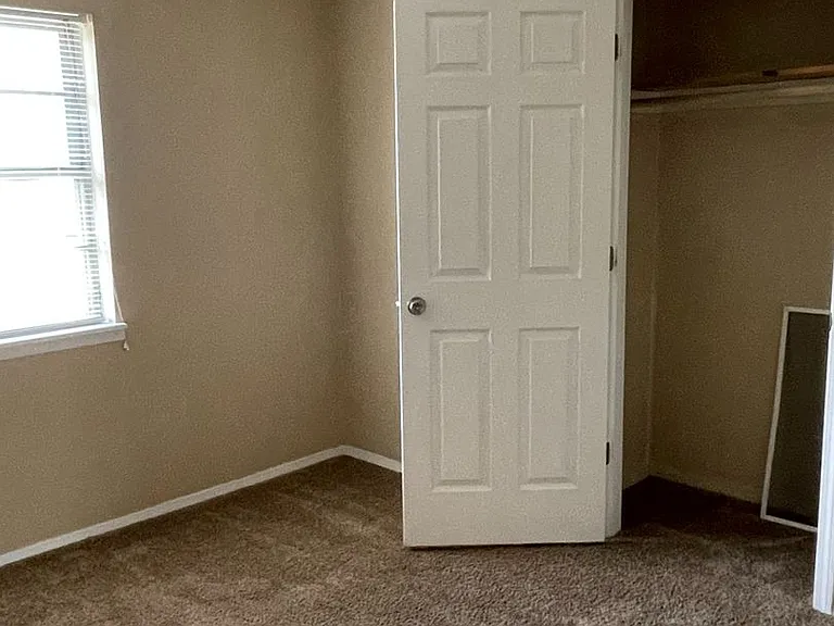 295 E Chris Dr — Photo 8