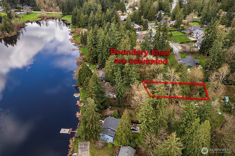 2nd image of 13625 E Lake Kathleen Drive SE