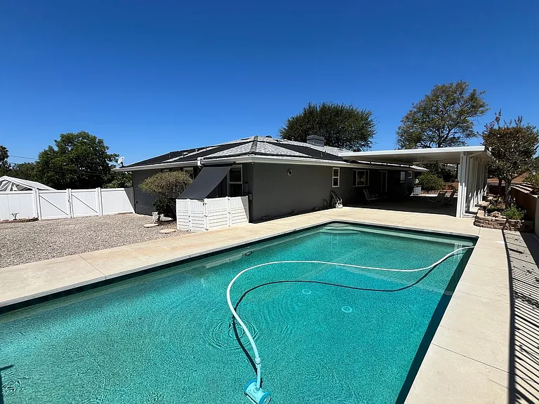 2085 Warmlands Ave — Photo 11