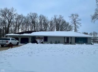 8263 W Deaver Rd, Columbus, IN 47201