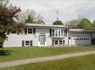 1720 Colchester Ave, Portage, MI 49024