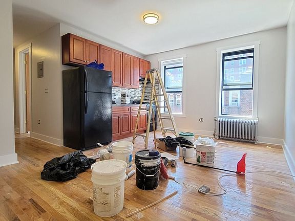 2nd image of 2111 Beekman Pl APT 6B