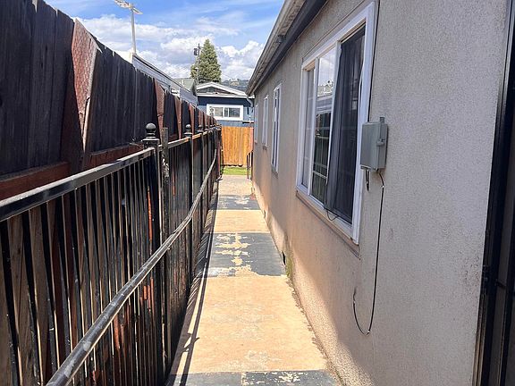 5th image of 6230 Hayes St