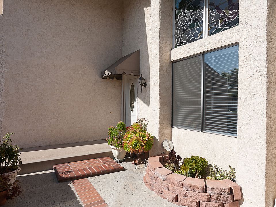 1st image of 180 N Avenida Palmera