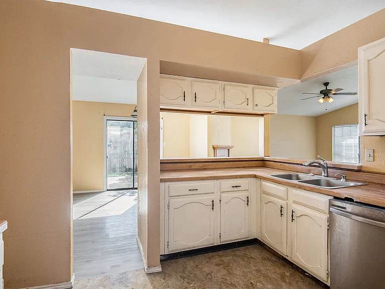 6600 Brookhaven Ct — Photo 9