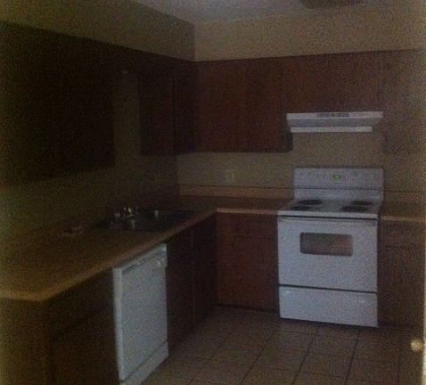 4th image of 3202 S 62nd St APT 09
