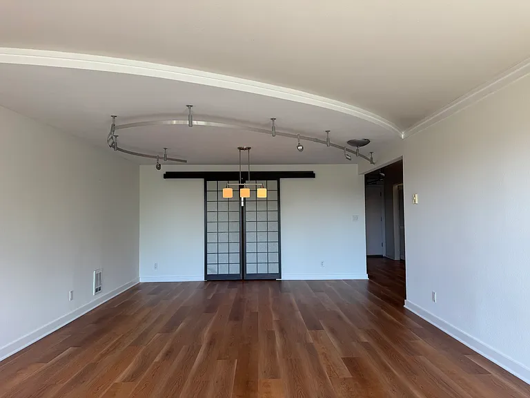 732 11th Ave E #404 — Photo 9