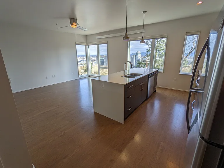 Viewpoint Terrace Apartments — Photo 32