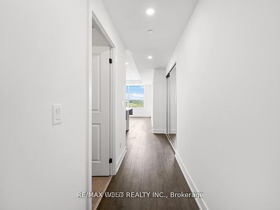 4th image of 2489 Taunton Rd #716