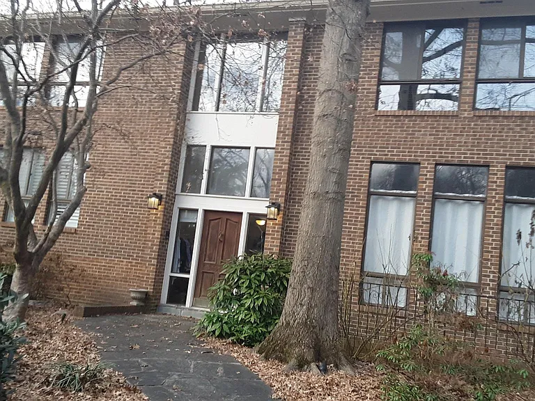 FRONT VIEW OF HOME
