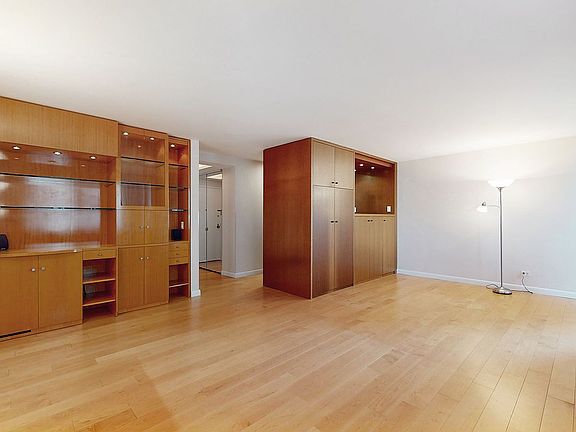 2nd image of 275 W 96th St APT 20F