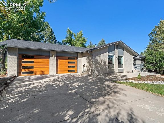 3rd image of 460 Wintery Cir N