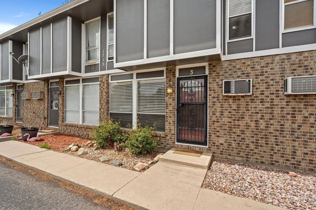 1715 Azalea Dr #3