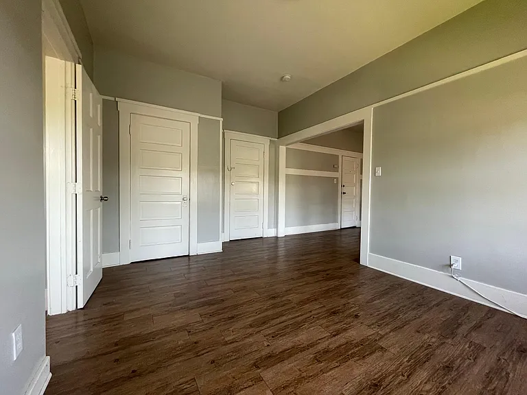 2617 Jeffries Ave #8 — Photo 6