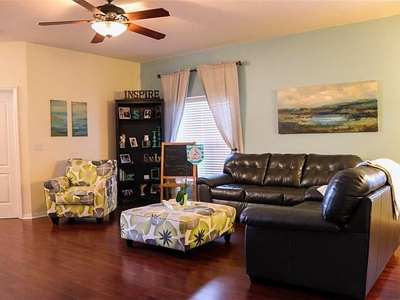 5th image of 274 Clydesdale Cir