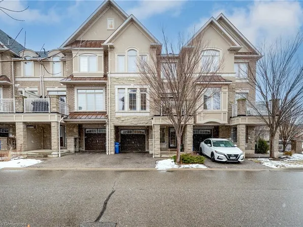 2435 Greenwich Dr #1, Oakville, ON L6M 0S4