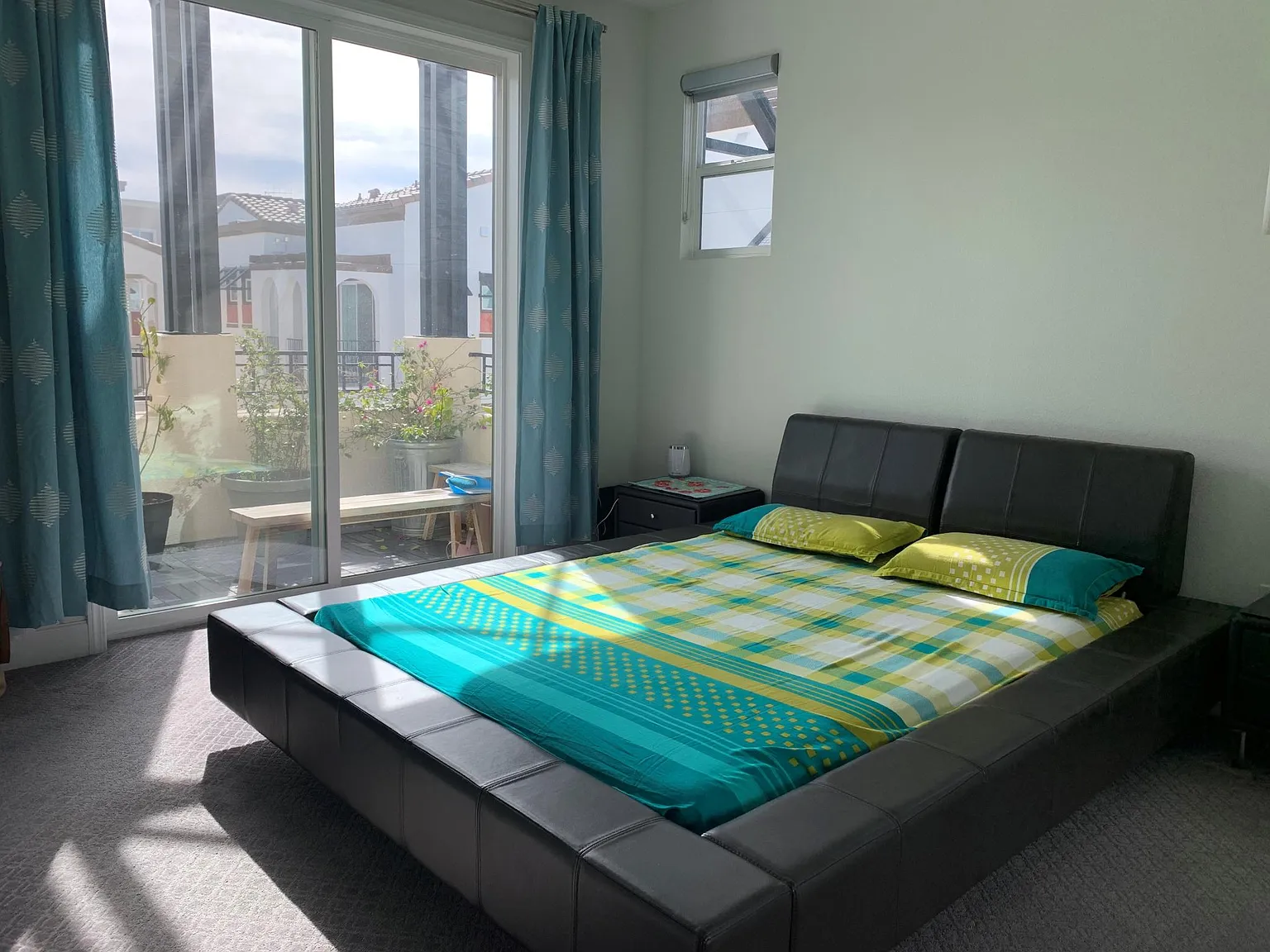 2 bed, 2.5 bath, 1452 sqft, $3,600 — Photo 4