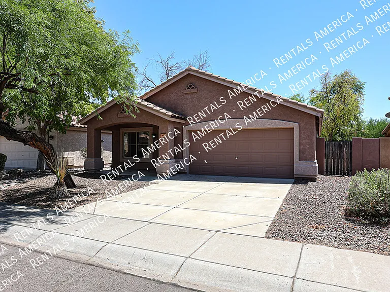 7471 W Lone Cactus Dr — Photo 1