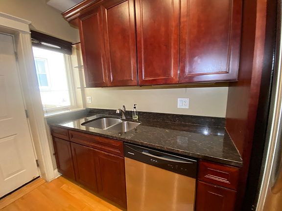 5th image of 4134 N Kenmore Ave #1