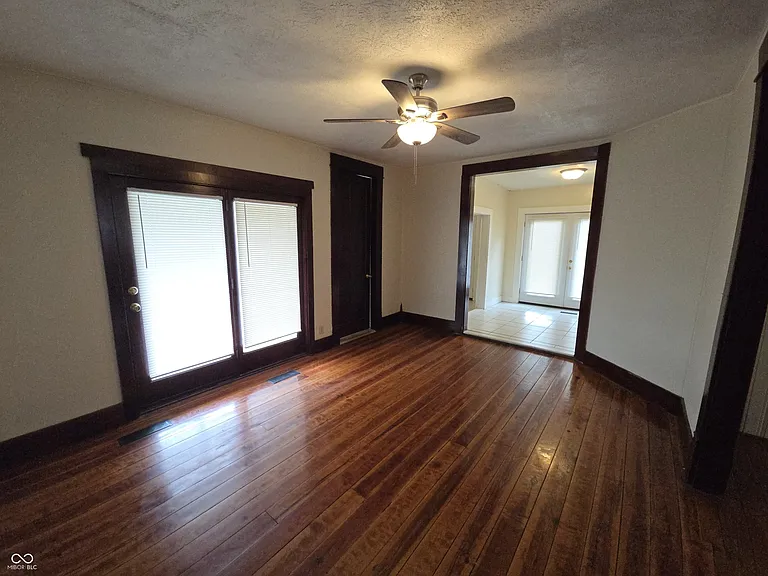 408 S Main St — Photo 7