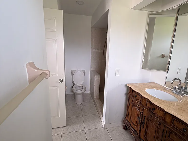 1133 SE Mendoza Ave — Photo 7