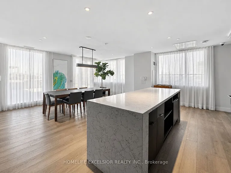 55 Duke St W #1305 — Photo 10