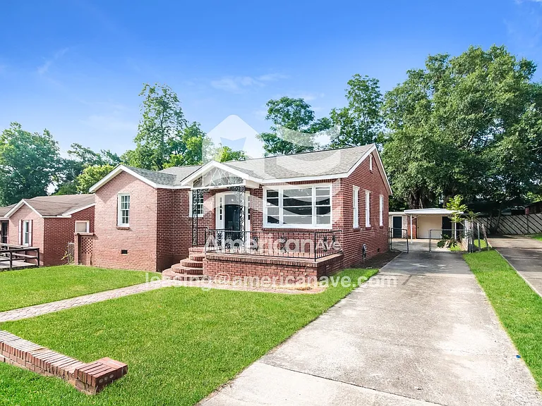 1251530_001_front_view_2.jpg