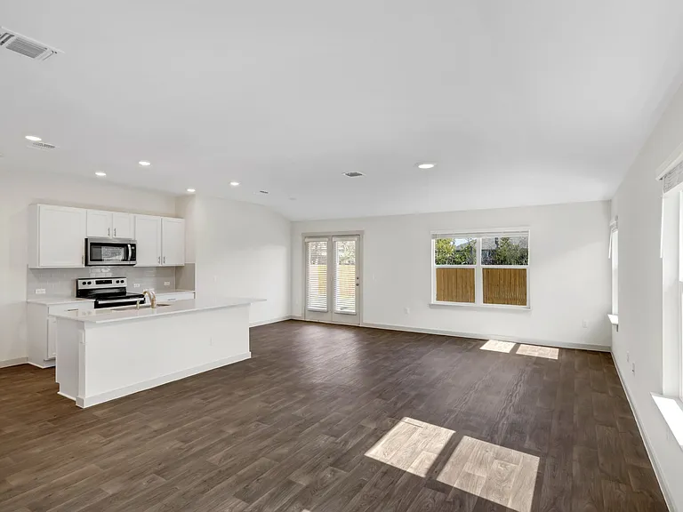 209 Elm Creek Dr #1 — Photo 8