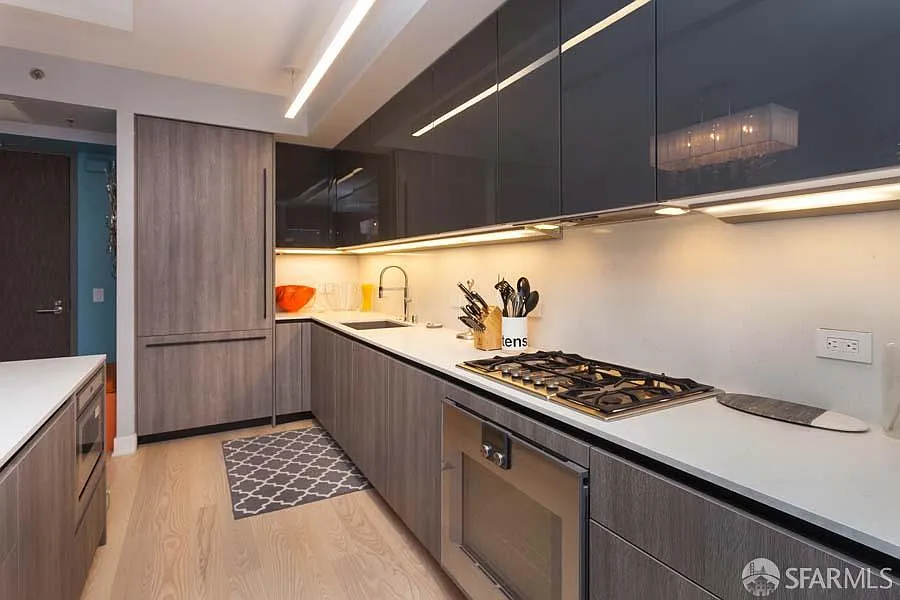 2 bed, 2.0 bath, 1178 sqft, $8,000 — Photo 4