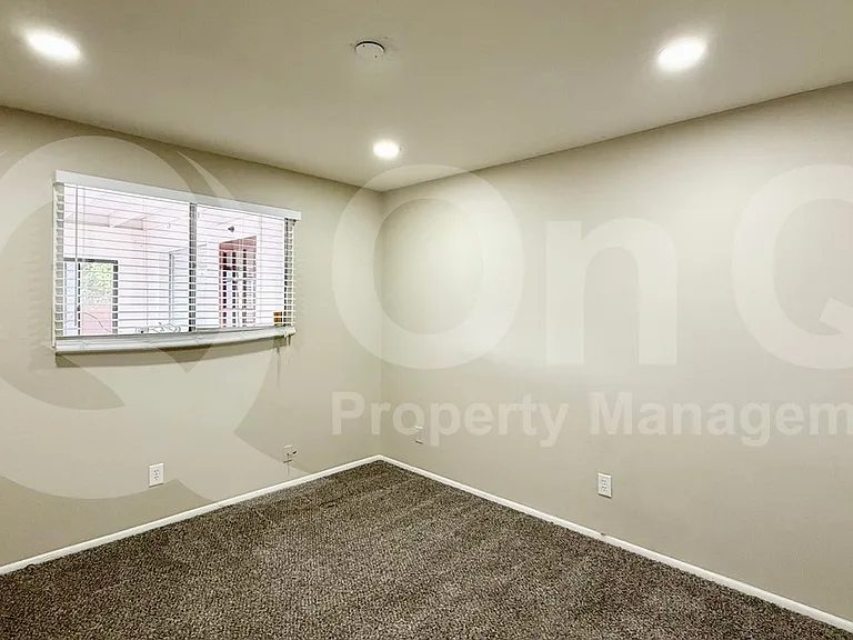 1275 E Loma Vista Dr — Photo 10