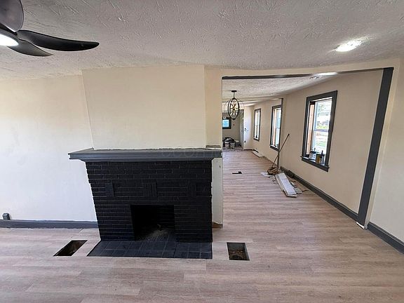4th image of 883 Barnett Rd