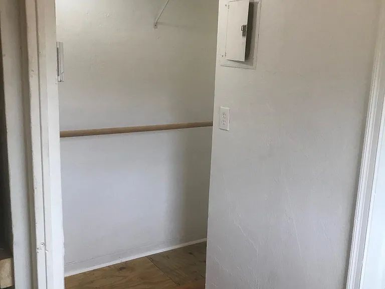 920 Bay Dr — Photo 13