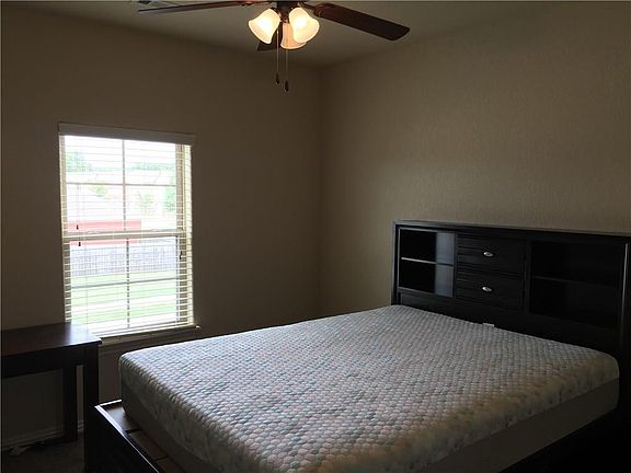 5th image of 616 N Wordsworth Ln